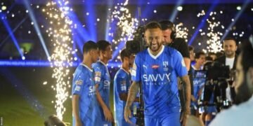 Neymar Jr. : Al-Hilal fans welcome new super signing at official unveiling