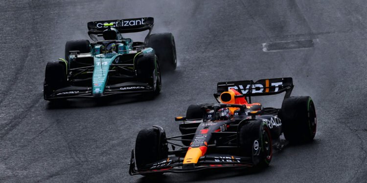 Alonso: Verstappen achieving '100% more often than any of us'