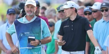 BMW leader was hitting. Then caddie said 1 thing pros don’t want to hear