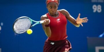 Cincinnati Open: Coco Gauff shocks Iga Swiatek in three sets to reach final