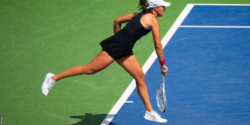 Cincinnati Open: Iga Swiatek calls for an end to online abuse after win over Zheng Qinwen