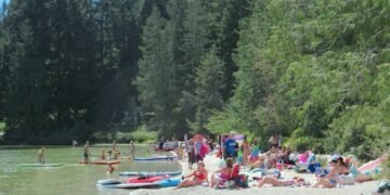 Danielle Smith resurrects kooky economics and red-baiting