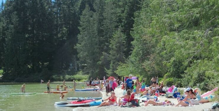 Danielle Smith resurrects kooky economics and red-baiting