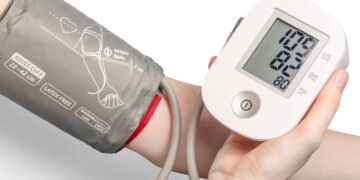 Discover 7 Surprising Health Benefits of Swimming over 50 | Blog | Sim