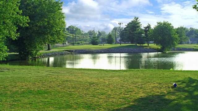 How To Use a Golf Rangefinder and How It Works | GolfNow