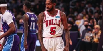 Mavericks have officially signed Derrick Jones Jr.