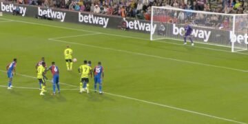 Takehiro Tomiyasu shown harshest of red cards vs. Crystal Palace