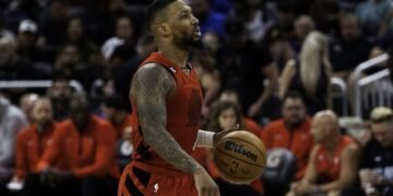 Giannis Antetokounmpo reacts to Bucks acquiring Damian Lillard