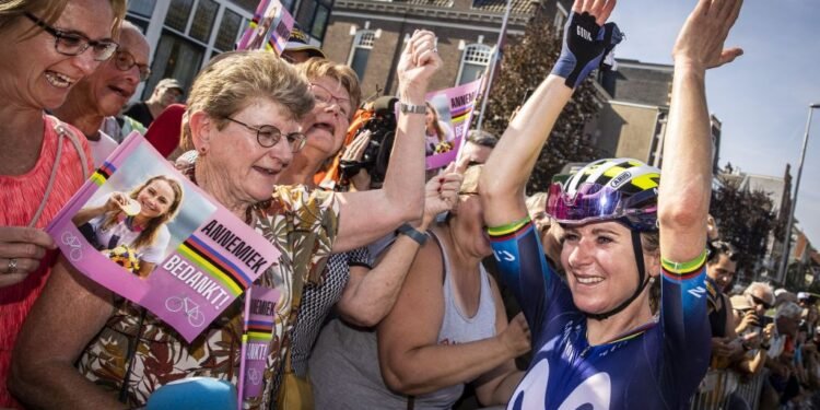 Goosebumps for Annemiek Van Vleuten in her final race day at Simac Ladies Tour