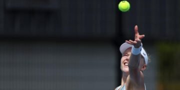 Guangzhou Open: GB’s Harriet Dart wins opener as WTA returns to China