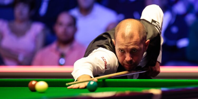Hawk Downs The Warrior – World Snooker