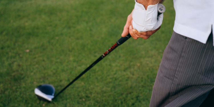 How to Hold A Golf Club Properly for Beginners
