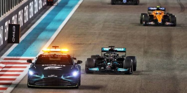 Mercedes watching Massa F1 title case 'with curiosity'