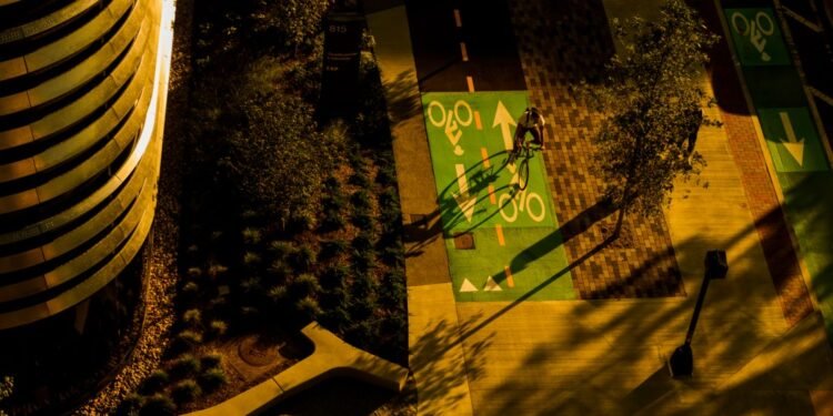 Photos: Fall weather, EXP’s Makerspace and animal-inspired robotics