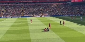 VIDEO: Liverpool fans will love Szoboszlai gesture as Trent goes down injured