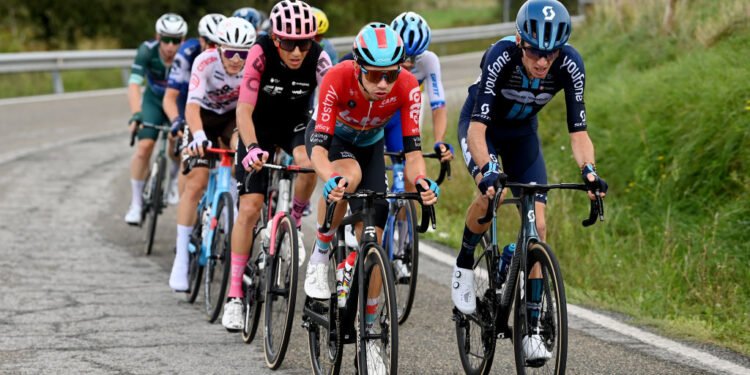 Vuelta Espana stage 16 live: Long breakaway battle on short, sharp stage