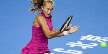 16-Year-Old Andreeva Tops Krejcikova, Becomes Youngest to Ever Win China Open Match