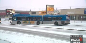 1st snowfall of season means delays, collisions on Edmonton-area roads – Edmonton