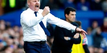 Everton submit enquiry to sign teenage “jewel”