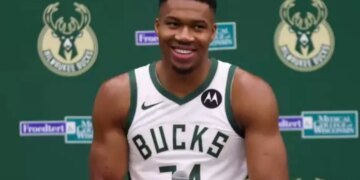 Giannis Antetokounmpo delays contract extension: “A lot of f*cking money is important”