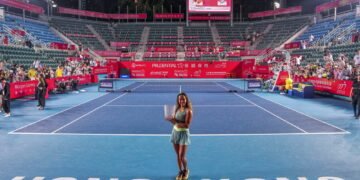 Hong Kong Tennis Open: Leylah Fernandez fights back to win first WTA title for 19 months in thrilling final