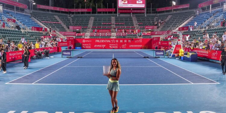 Hong Kong Tennis Open: Leylah Fernandez fights back to win first WTA title for 19 months in thrilling final