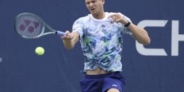 Hurkacz Outlasts Rublev Too Claim Rolex Shanghai Masters