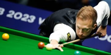 Jet Setting Trump Stays in Hunt