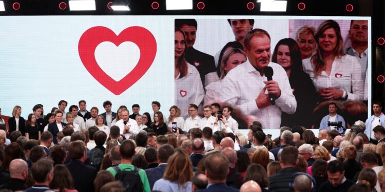 Polish opposition looks set to oust ruling nationalists in major political shift
