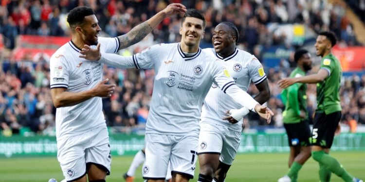 Sensational return mooted; Kinnear makes vow