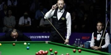 Wuhan Open: Judd Trump beat Ali Carter to seal back-to-back titles