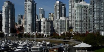 B.C. housing minister tells people not to help ‘desperate scammers’ with Airbnb fraud