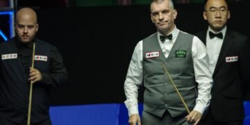 Bullet Downed By Davis – World Snooker