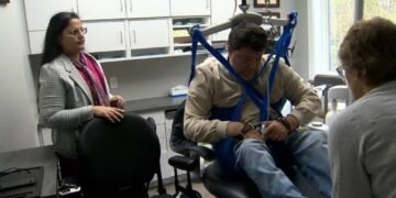 Cost, lack of insurance keeping Canadians from seeing the dentist: StatCan – National