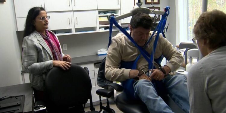 Cost, lack of insurance keeping Canadians from seeing the dentist: StatCan – National