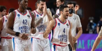 Derek Willis undergoes surgery, to miss six to eight weeks