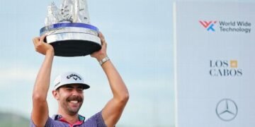 Erik van Rooyen eagles 18 to win World Wide Technology Championship