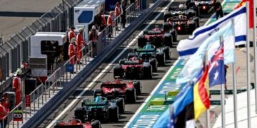 F1 drivers now banned from pitlane blocking amid FIA impeding clampdown