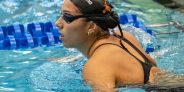 Gretchen Walsh, Minna Abraham Setting the Pace in 200 Freestyle