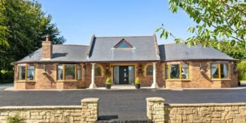 Guests star at huge eight-bed home with a bar and snooker room