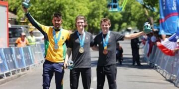 Hayward, Clement strike gold, Canadian para cyclists win 4 medals at Parapan Am Games