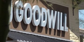 Human skull found amid Halloween decor in Florida thrift store – National