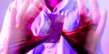 In this math seminar, the magician reveals his secrets