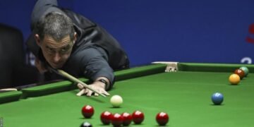 International Championship: Ronnie O’Sullivan through as Mark Selby and John Higgins lose in China