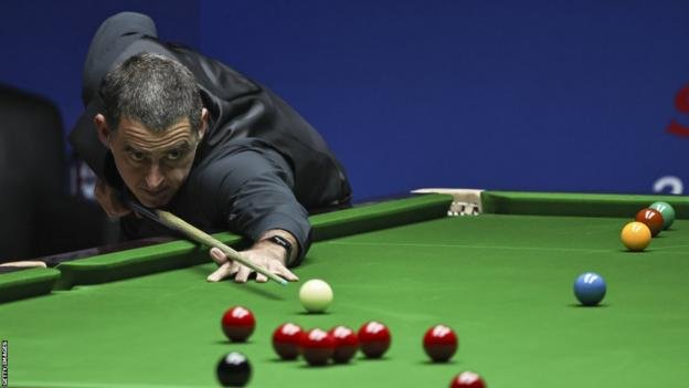 International Championship: Ronnie O’Sullivan through as Mark Selby and John Higgins lose in China