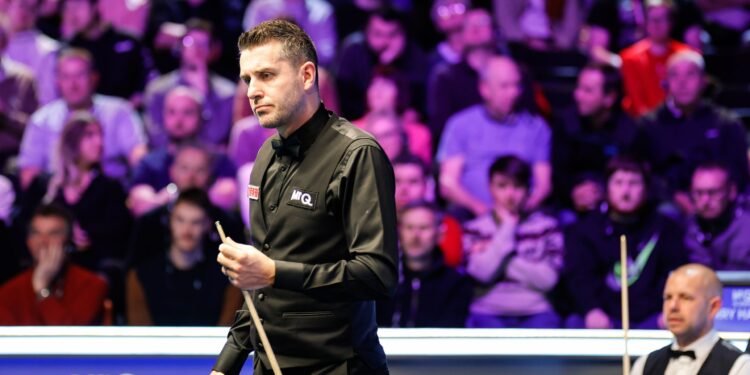 Selby Edges Hawkins In Epic