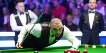 UK Championship 2023: Hossein Vafaei beats Shaun Murphy after fire delays play at York Barbican