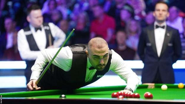 UK Championship 2023: Hossein Vafaei beats Shaun Murphy after fire delays play at York Barbican