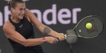 WTA Finals: World number one Aryna Sabalenka beats Elena Rybakina to reach semi-finals