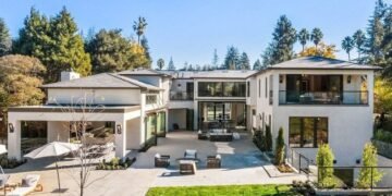 Arrest Warrant For Fan’s Unlawful Entry Into Stephen Curry’s Home